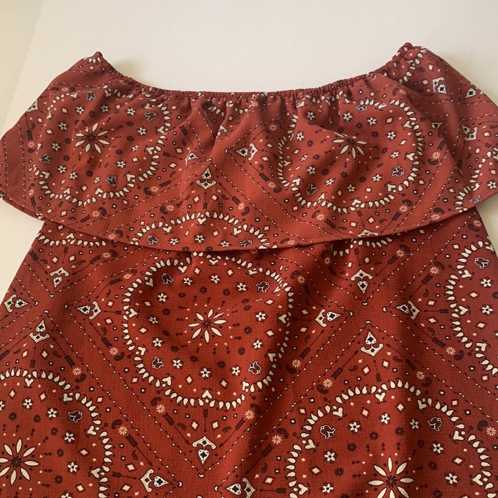 GYPSY  Women’s off the shoulder peasant top  Size M